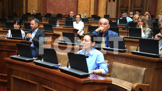Vlast koči, a ne opozicija